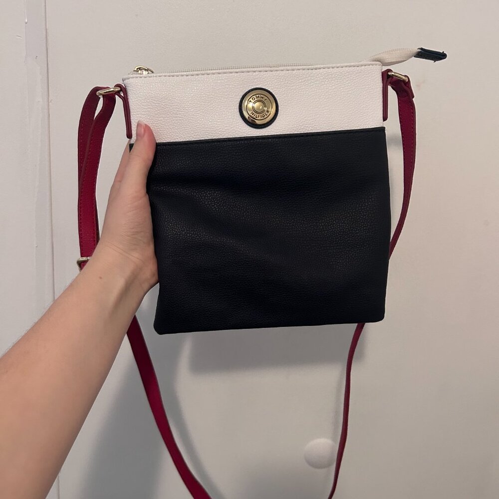 Tommy Hilfiger Crossbody Bag - Picture 2 of 4